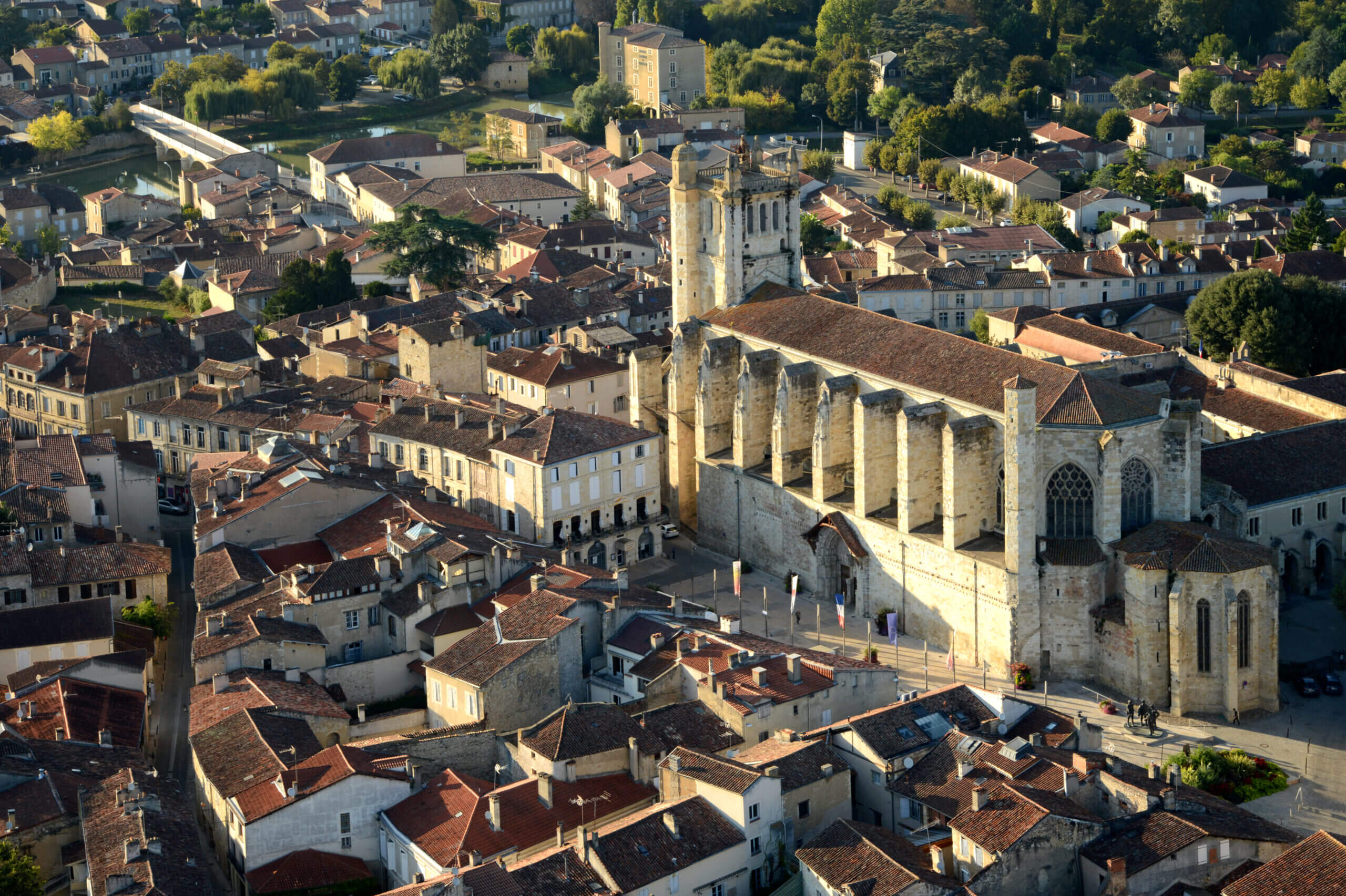 Vue aérienne- Condom ©P.Thebaut