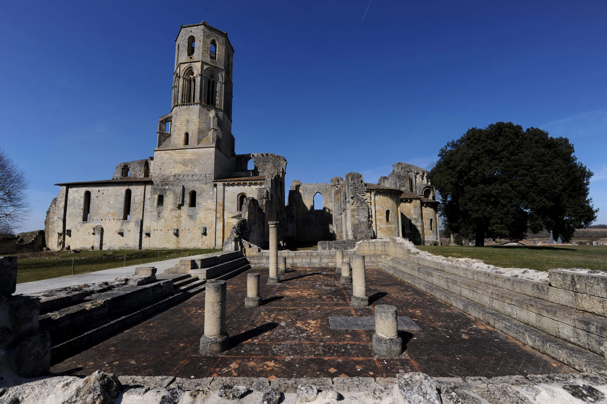 Eglise Saint Pierre - La Sauve majeure ©JJGelbart