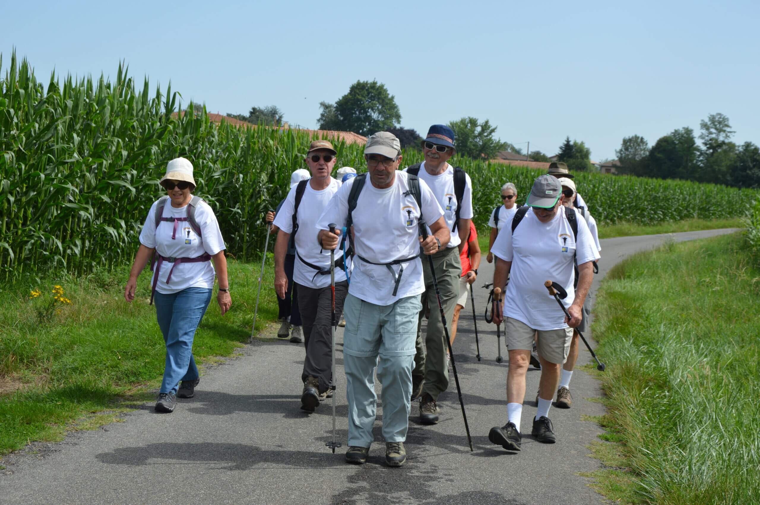 Les Amis sur la Via Garona ©Amis de St Jacques en Haut-Comminges