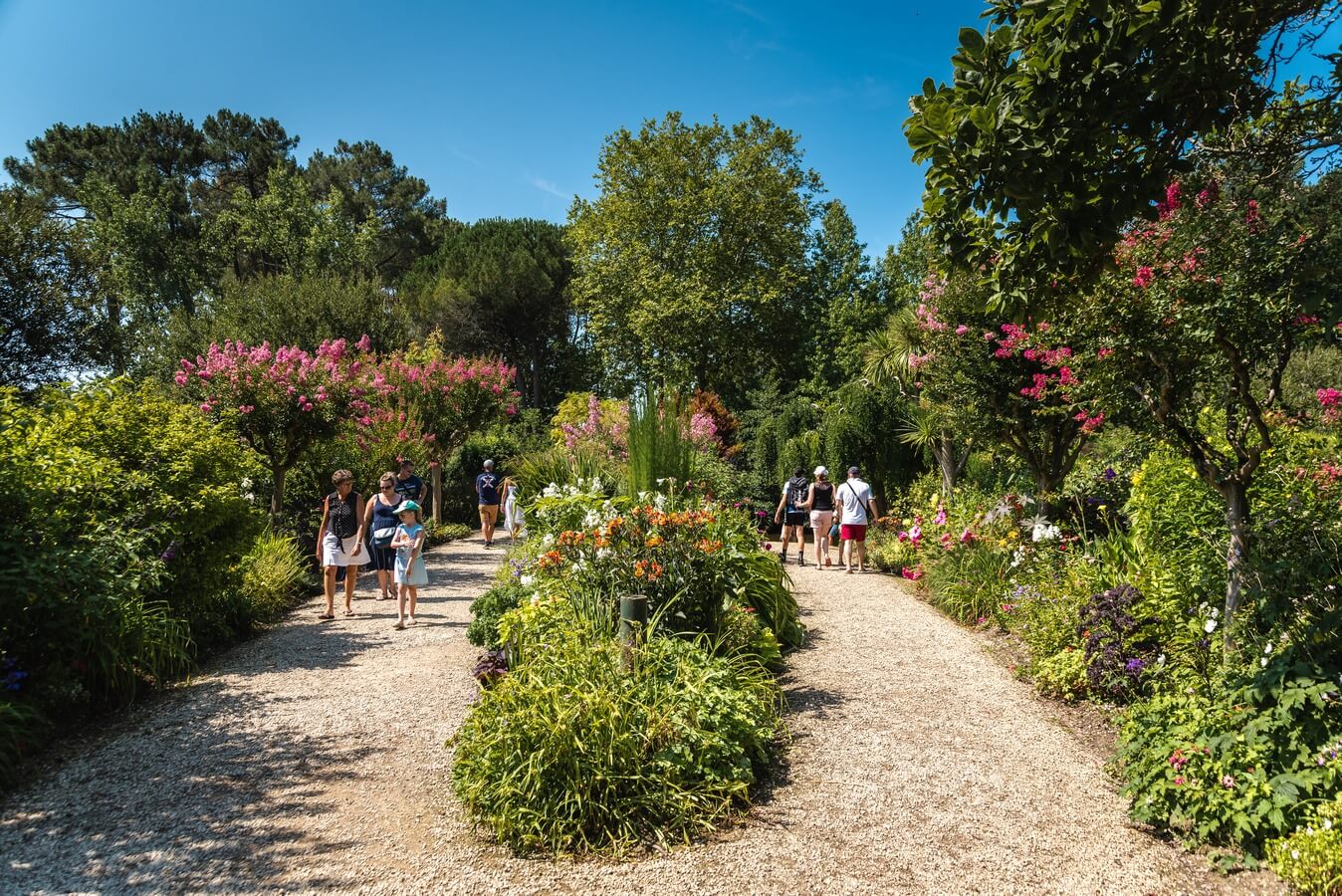 Promenade fleurie ©Yohan Espiaube