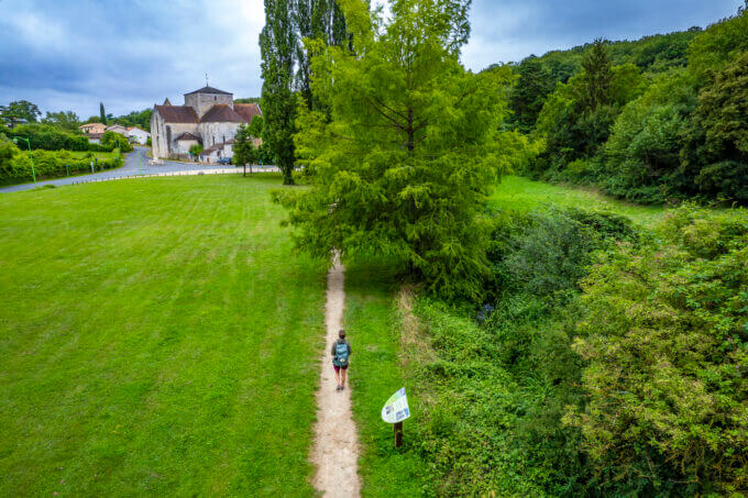 Chemin à Fontaine le Comte ©AFCC JJGelbart