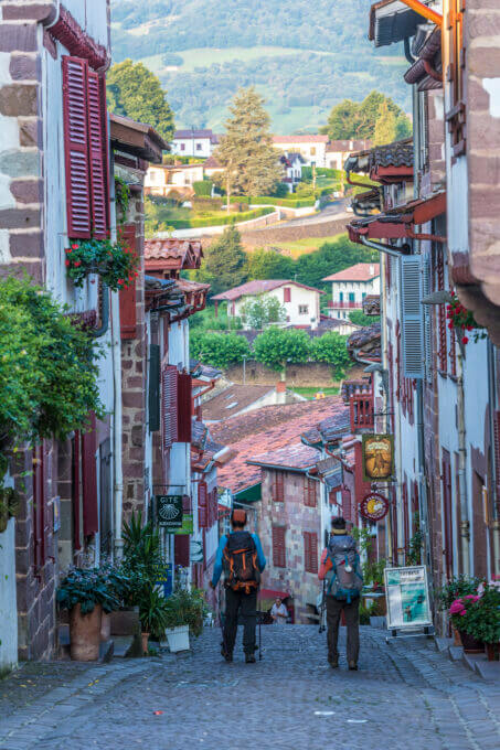 Pèlerins à Saint-Jean-Pied-de-Port ©AFCC JJGelbart